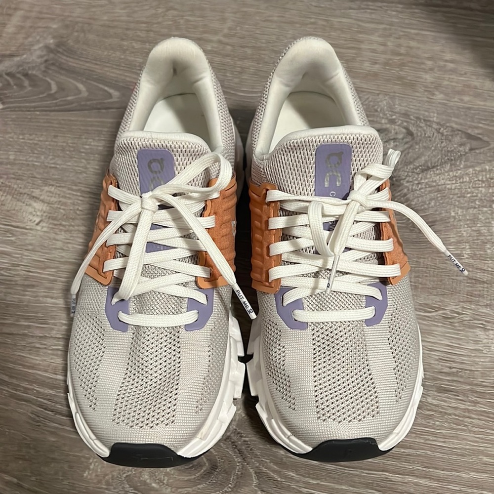On Cloudswift Running Shoes